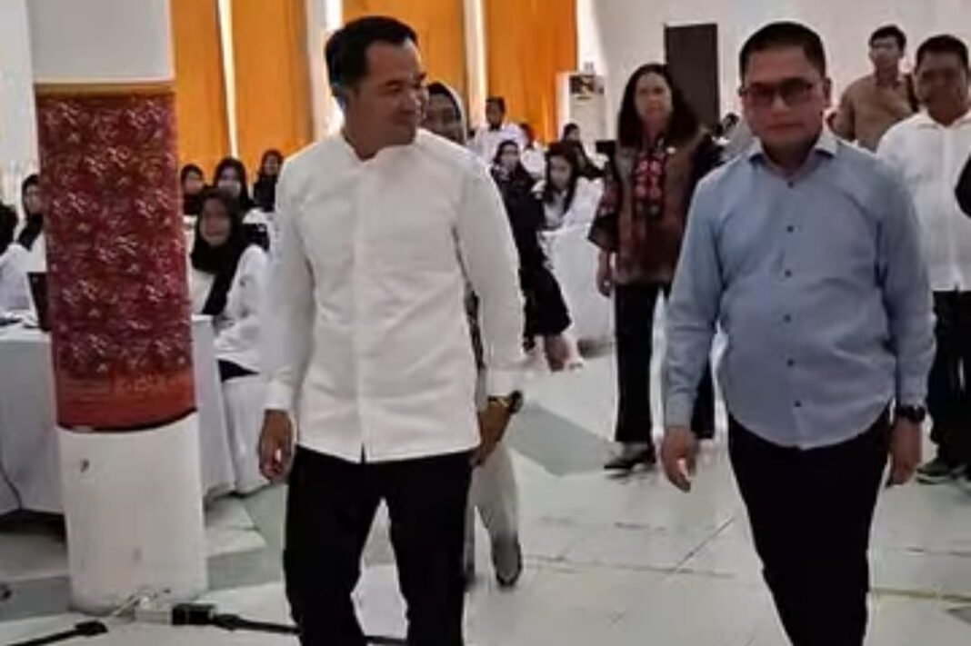 Bupati Pulang Pisau, H. Ahmad Rifa'i, meninjau pelaksanaan Seleksi Kompetensi Calon Pegawai Pemerintah dengan Perjanjian Kerja (PPPK) Tahap II