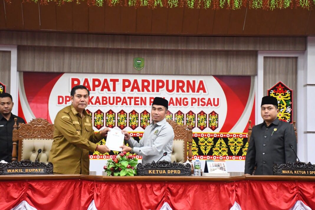 Wakil Bupati Pulang Pisau, H. Ahmad Jayadikarta, menghadiri Rapat Paripurna DPRD Masa Persidangan II Tahun Sidang 2025