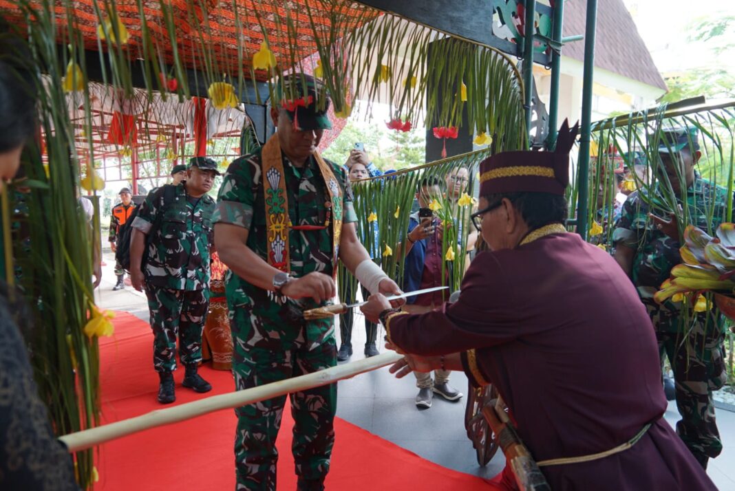 Wakil Kepala Staf TNI Angkatan Darat (Wakasad) Letjen TNI Tandyo Budi R., S.Sos.