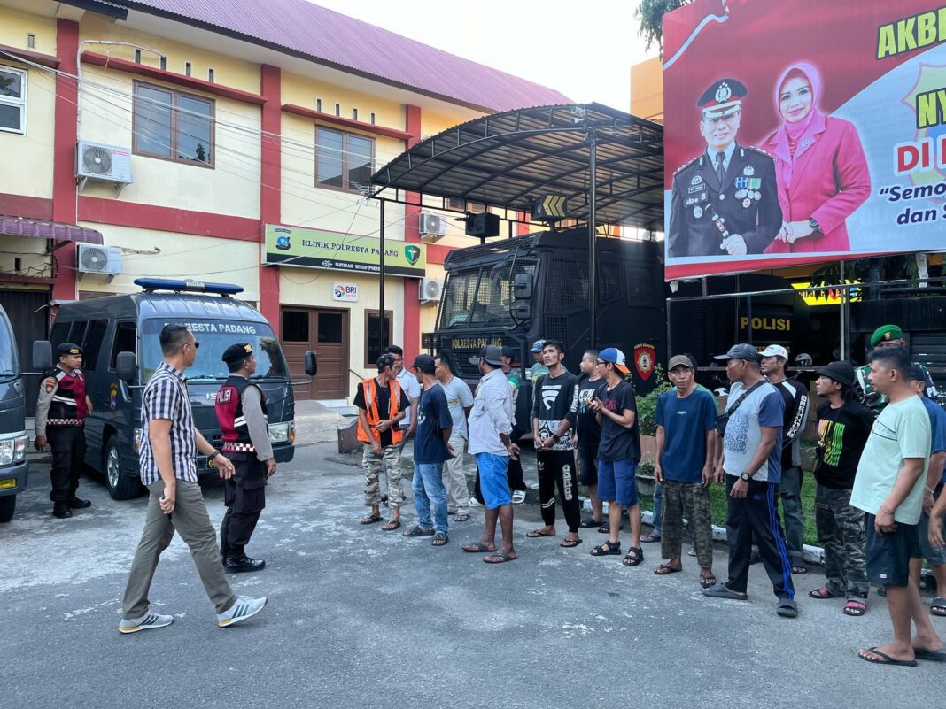 Polresta Padang telah mengamankan pelaku pungutan liar (pungli) dan premanisme di Kawasan Gor H. Agus Salim
