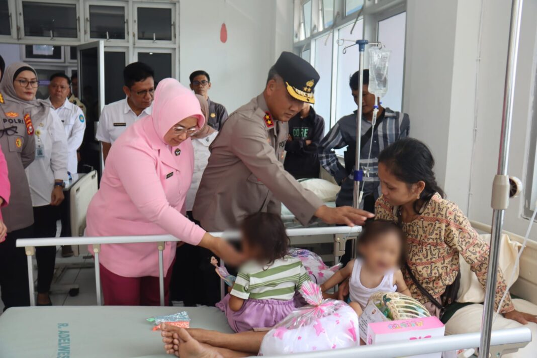 Wujud Kepedulian, Kapolda Bengkulu Beri Dukungan dan Tali Asih untuk Pasien Balita Terjangkit Cacingan