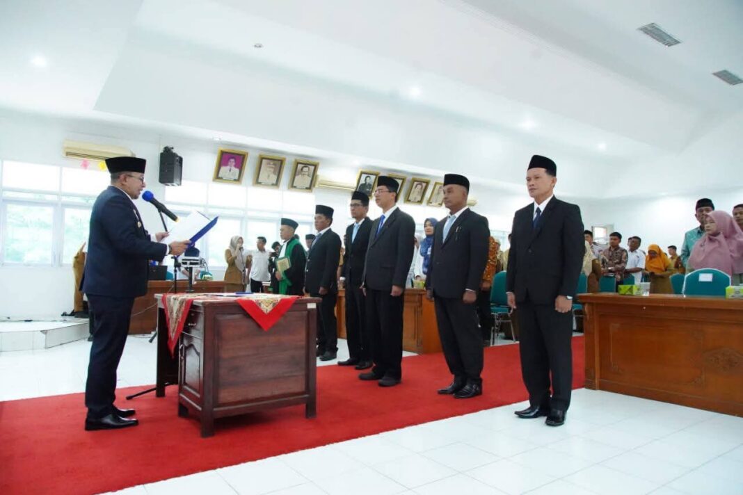 Bupati Eka Putra Lantik Pimpinan Baznas Tanah Datar
