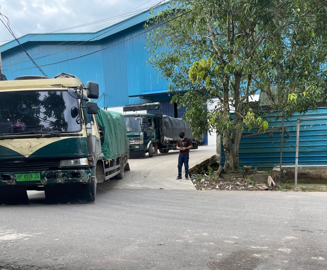 Gudang PT Usaha Kiat Permata di Batam, diduga menjadi pusat skandal beras oplosan