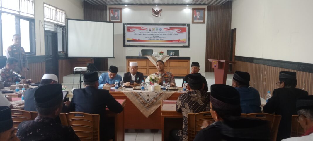 Ada Apa Kapolres Tanah Datar Kumpulkan LKAAM, MUI dan Dinas Pendidikan